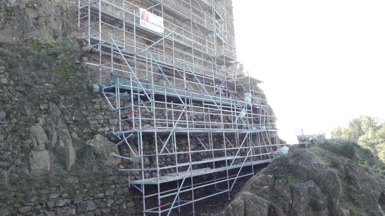 Bastida al parament exterior del castell