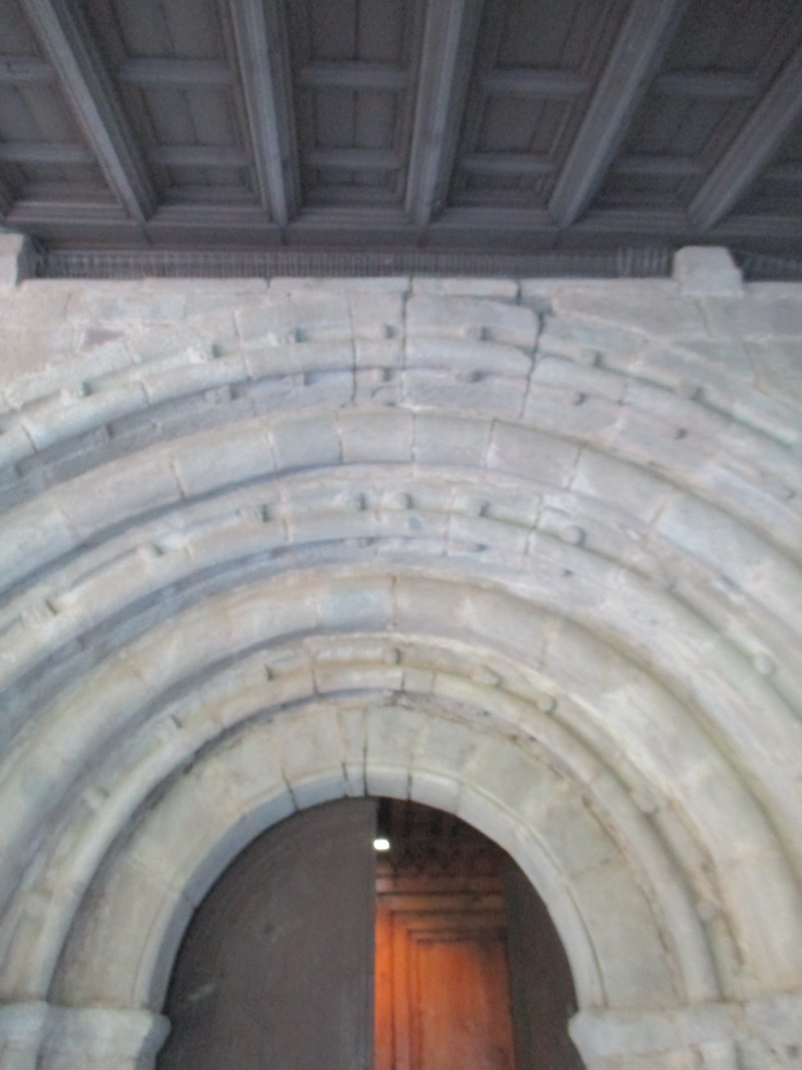 Arcada de la portalada després de la neteja