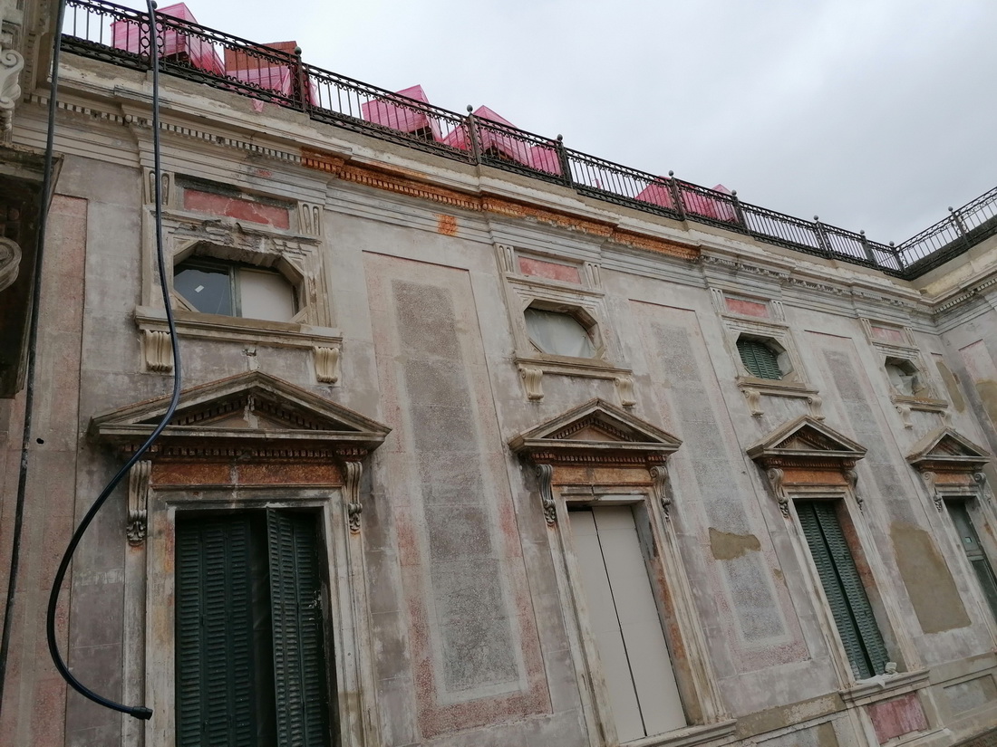 Detall dels paraments del pati abans de la intervenció