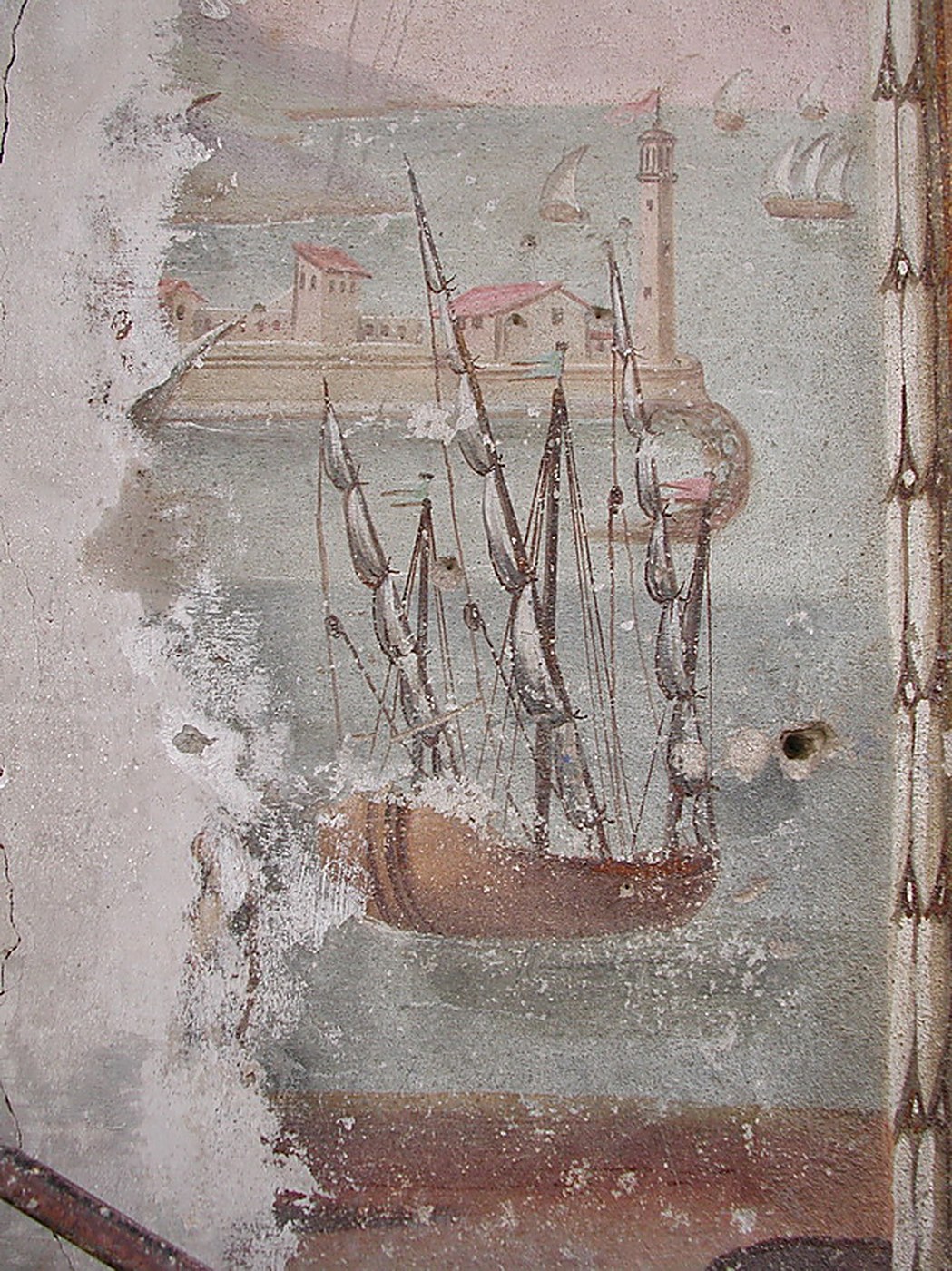 Escena portuària de la façana abans de la restauració