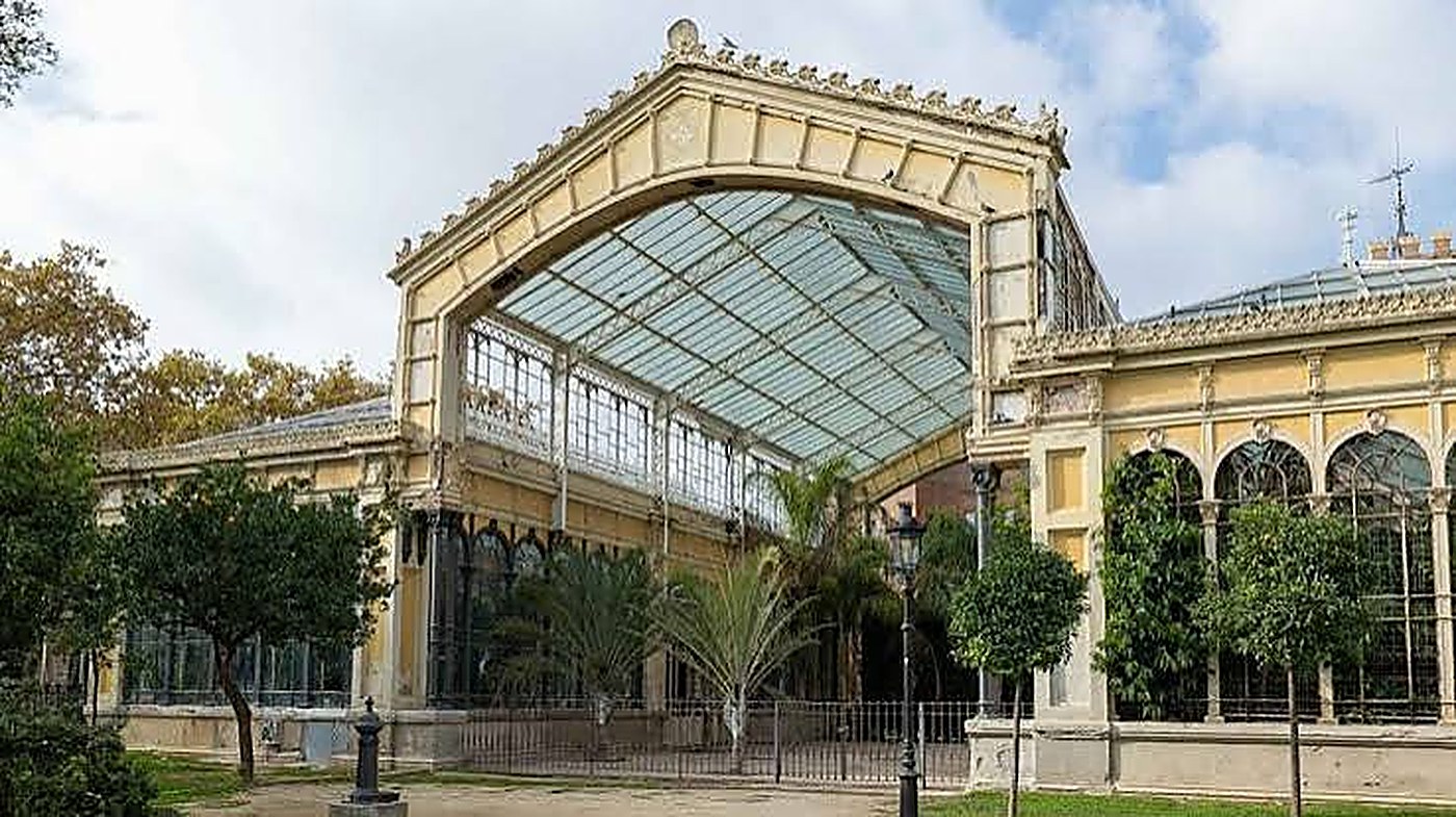 Estat previ de la façana principal abans de la restauració