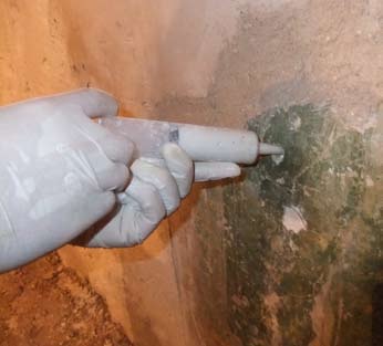 Injecció de consolidant al suport