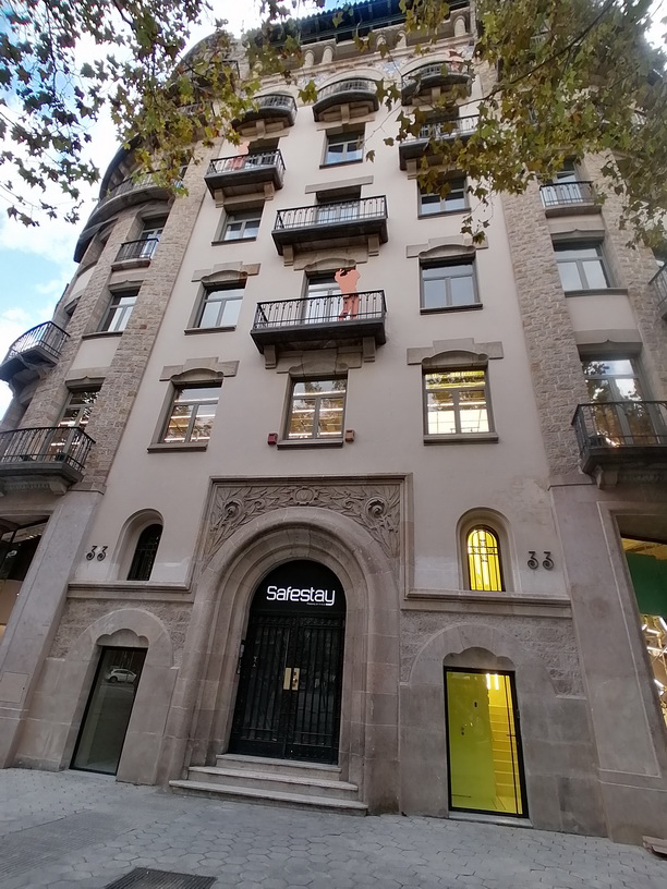Vista general de la façana de Passeig de Gràcia, 33