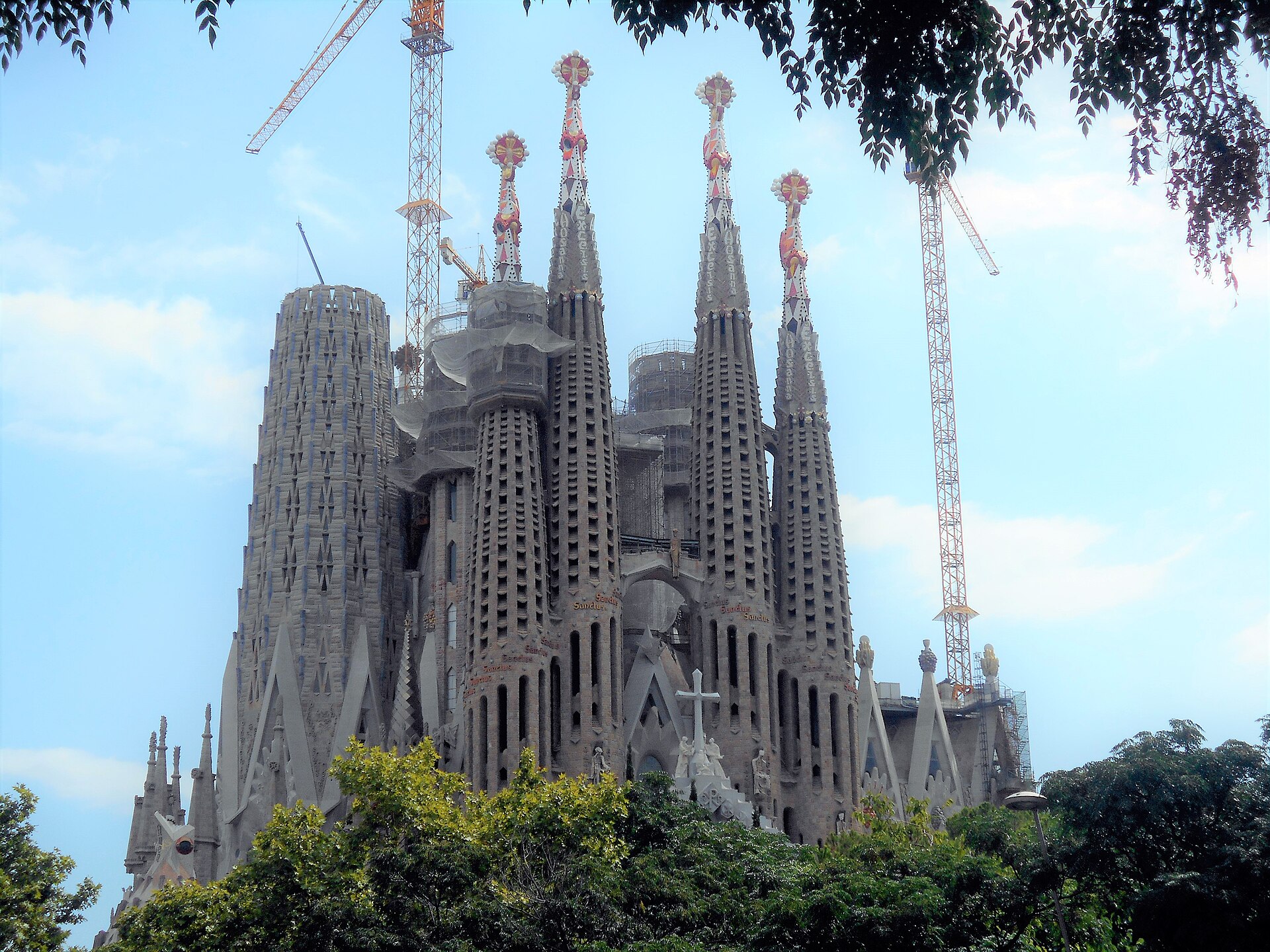 Vista general exterior de la Sagrada Família de Barcelona