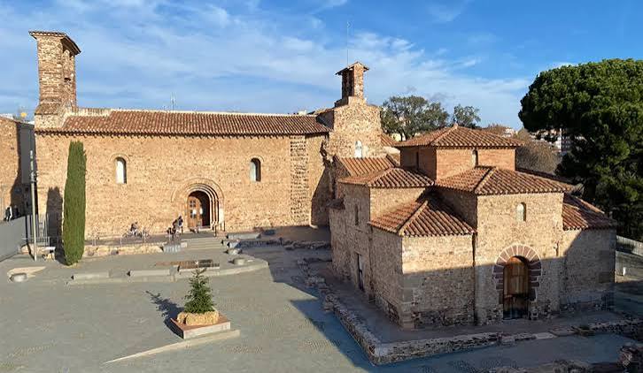 Pla general del conjunt monumental de la Seu d'Ègara