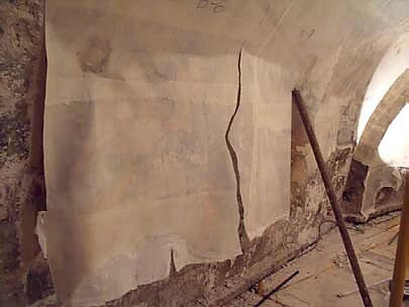 Procés: pintura protegida amb gasa abans de l'arrencament